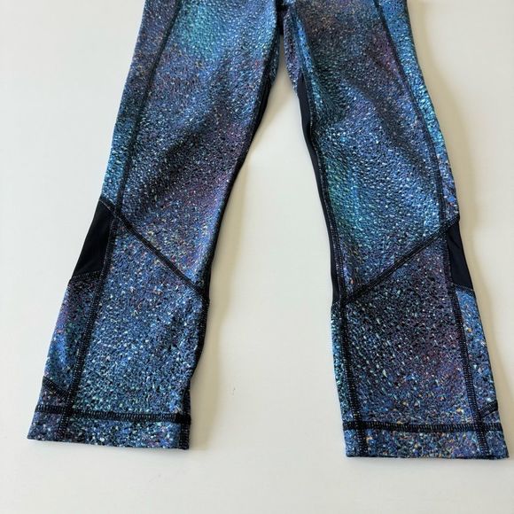 Lululemon Pace Rival Crop 22” Strive Multi Black Blue Mermaid Galaxy Size 4 - Picture 4 of 16